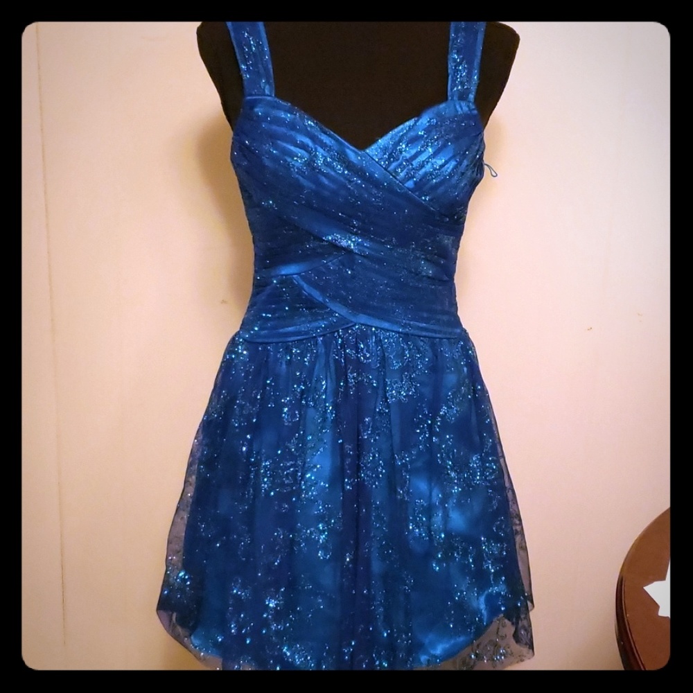 Brand new MXI size 1 dress for dances